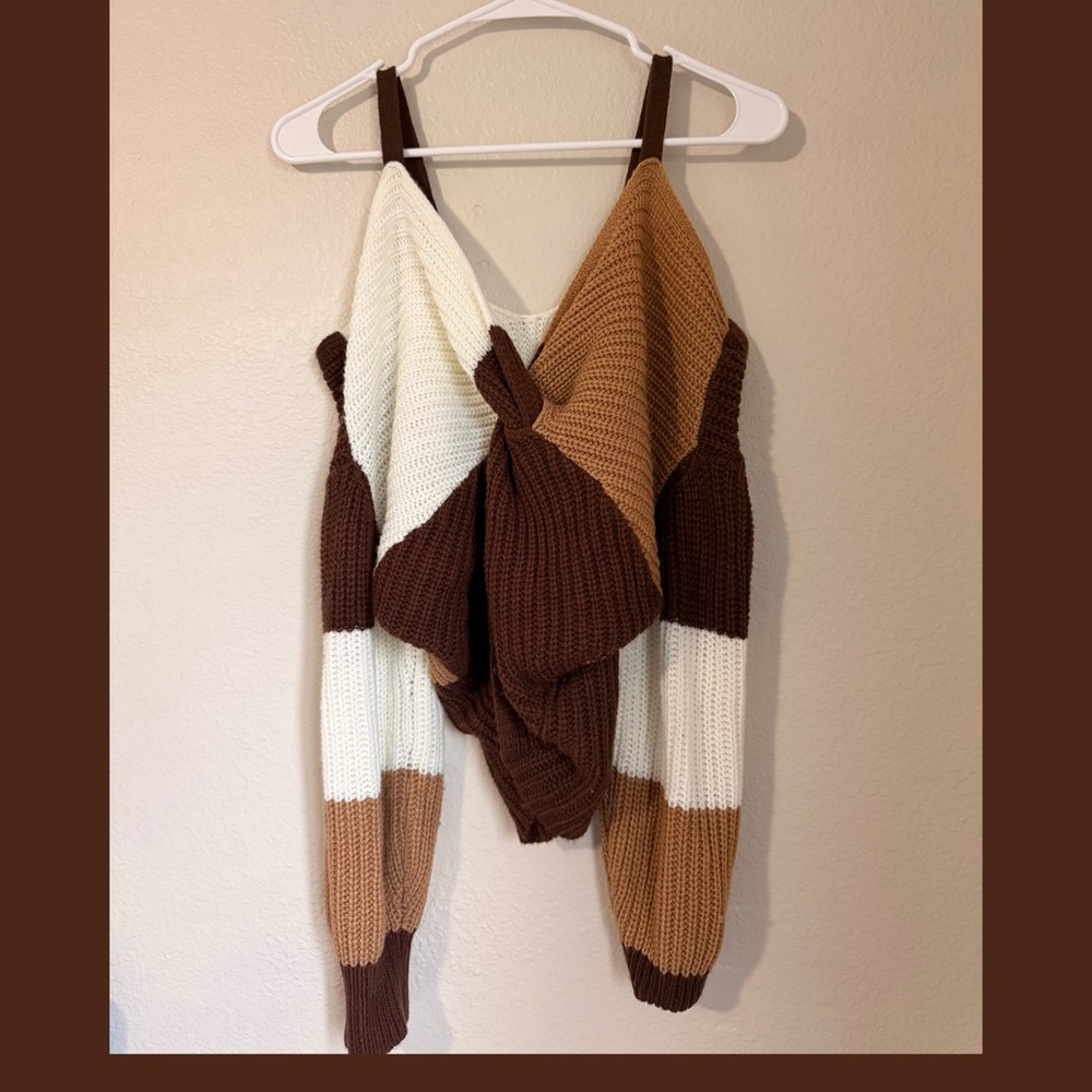 Fashion Nova Color Block Twist Front Knit Top - XS